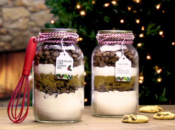 4 Mason Jar Gifts to Make this Holiday Season