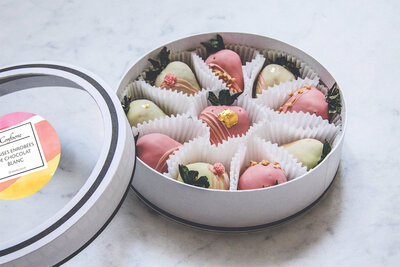 favours